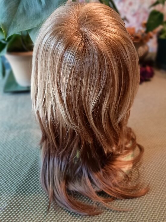 Revlon Wig Blond with Highlights main image 7